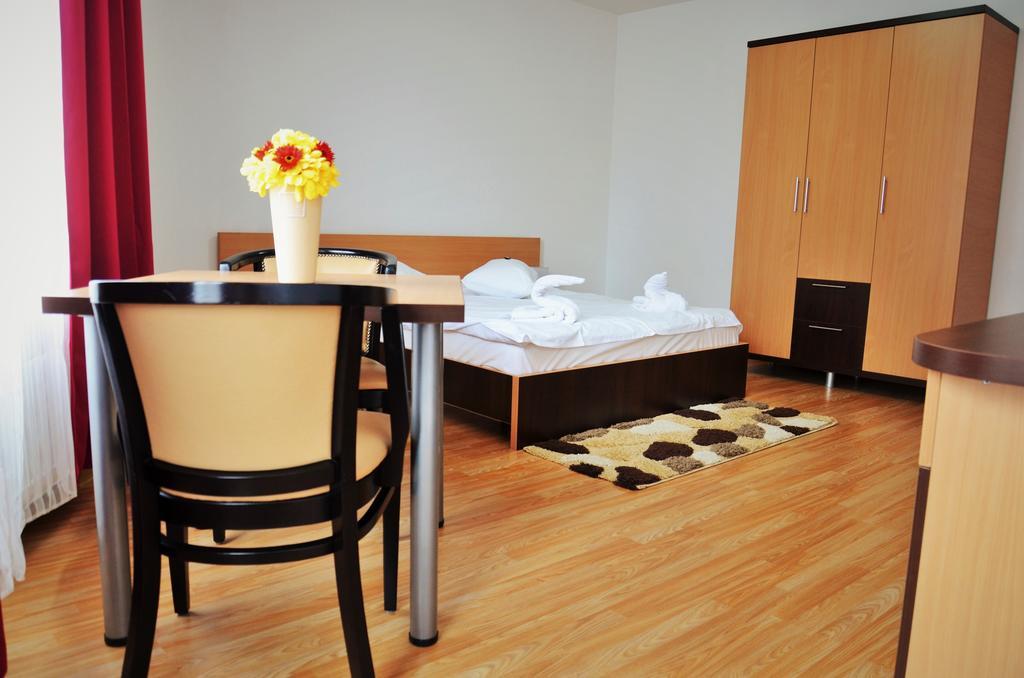 Aparthotel Zorilor Kluž Pokoj fotografie