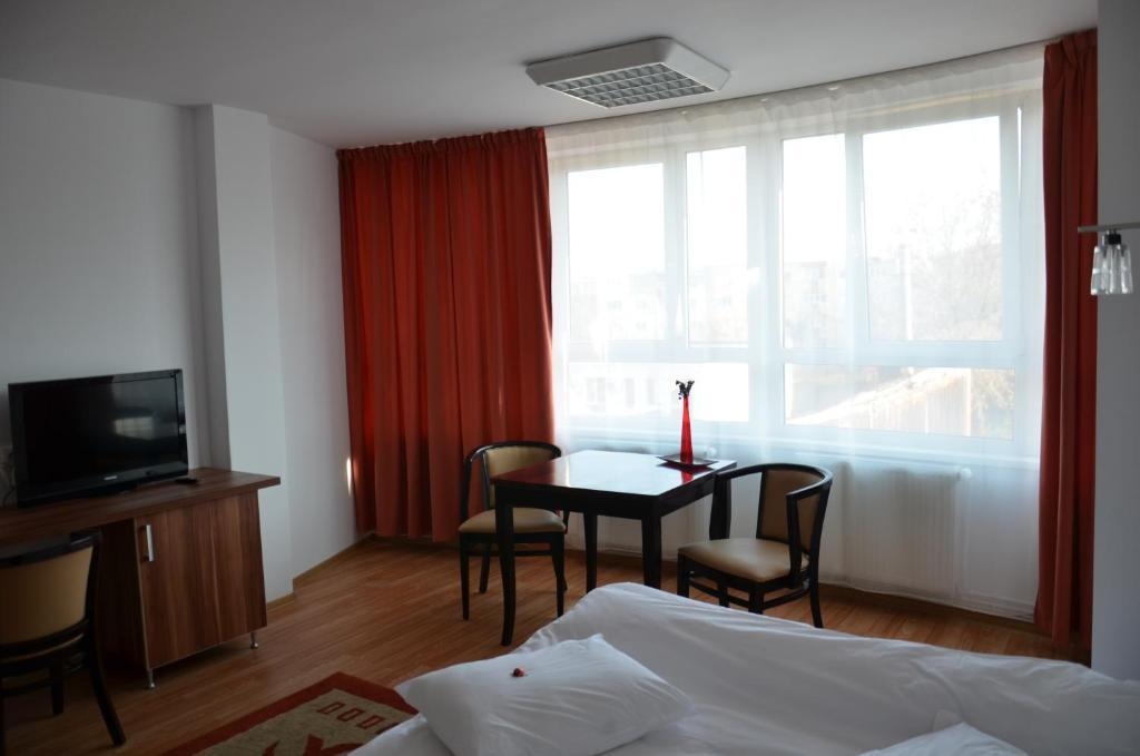 Aparthotel Zorilor Kluž Pokoj fotografie